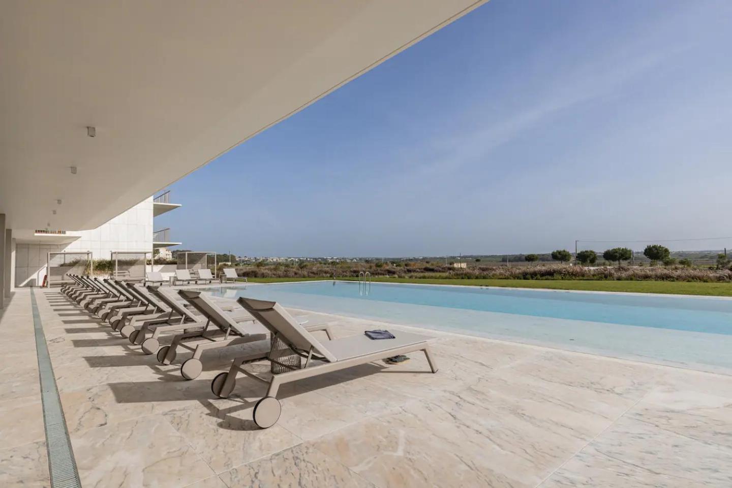 Bayline- Beachfront And Pool Armação de Pêra Exteriör bild